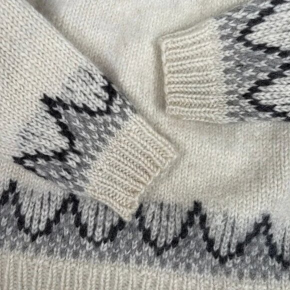 Vintage Handknit Fair Isle Sweater Small - Picture 4 of 8